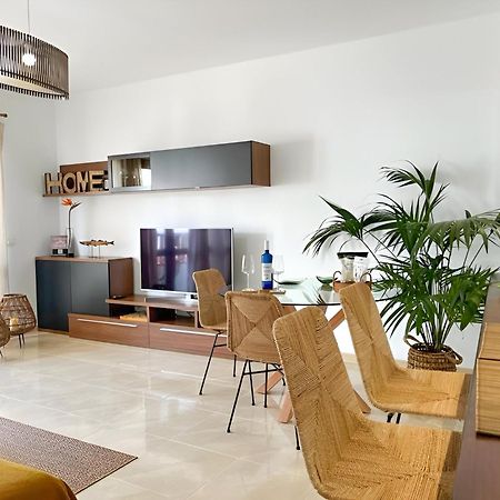 Apartamentos Mares De Lava - Puerto Del Carmen بويرتو ذيل كارمين المظهر الخارجي الصورة