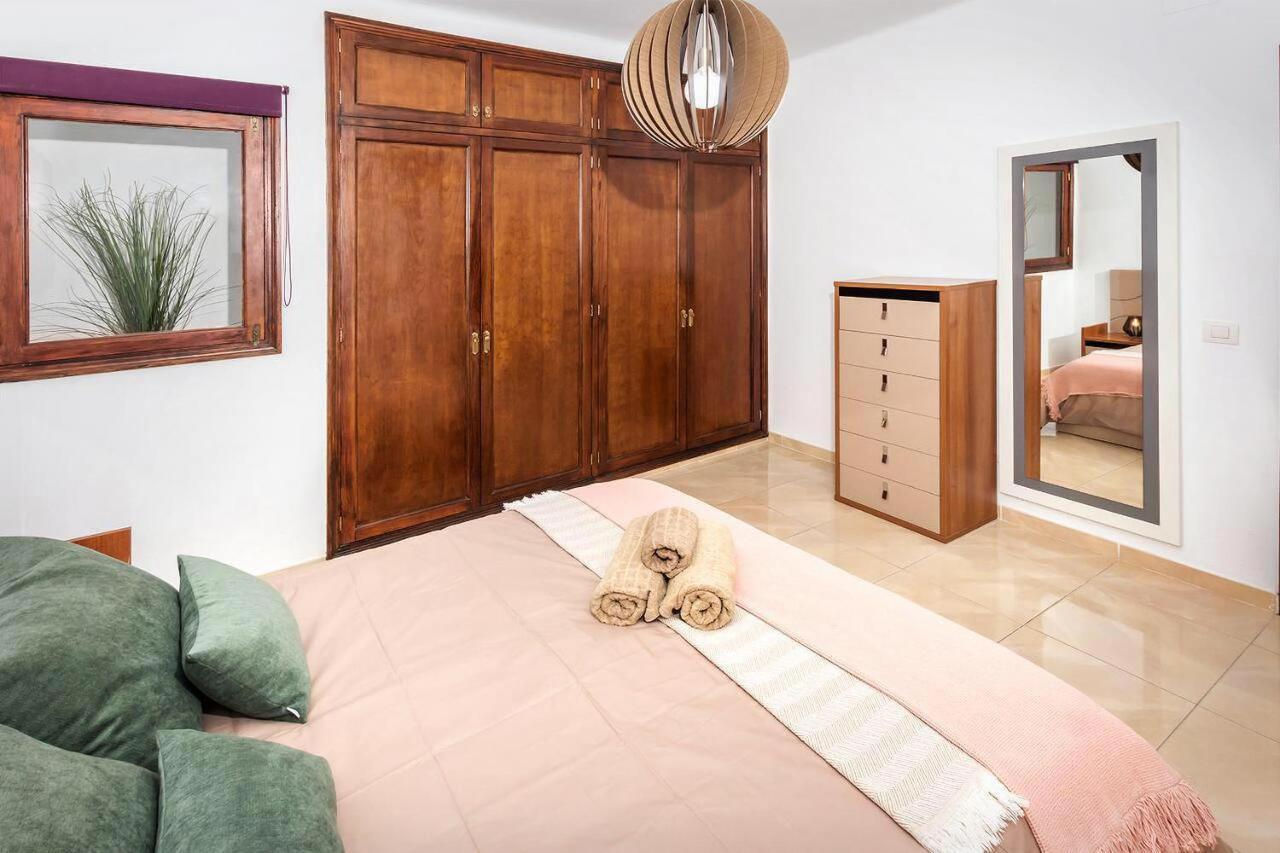 Apartamentos Mares De Lava - Puerto Del Carmen بويرتو ذيل كارمين المظهر الخارجي الصورة