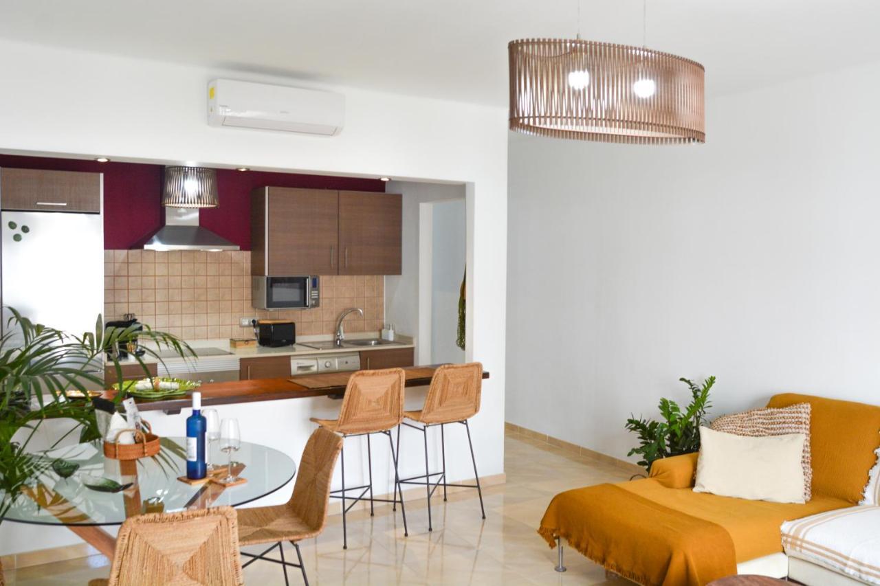 Apartamentos Mares De Lava - Puerto Del Carmen بويرتو ذيل كارمين المظهر الخارجي الصورة